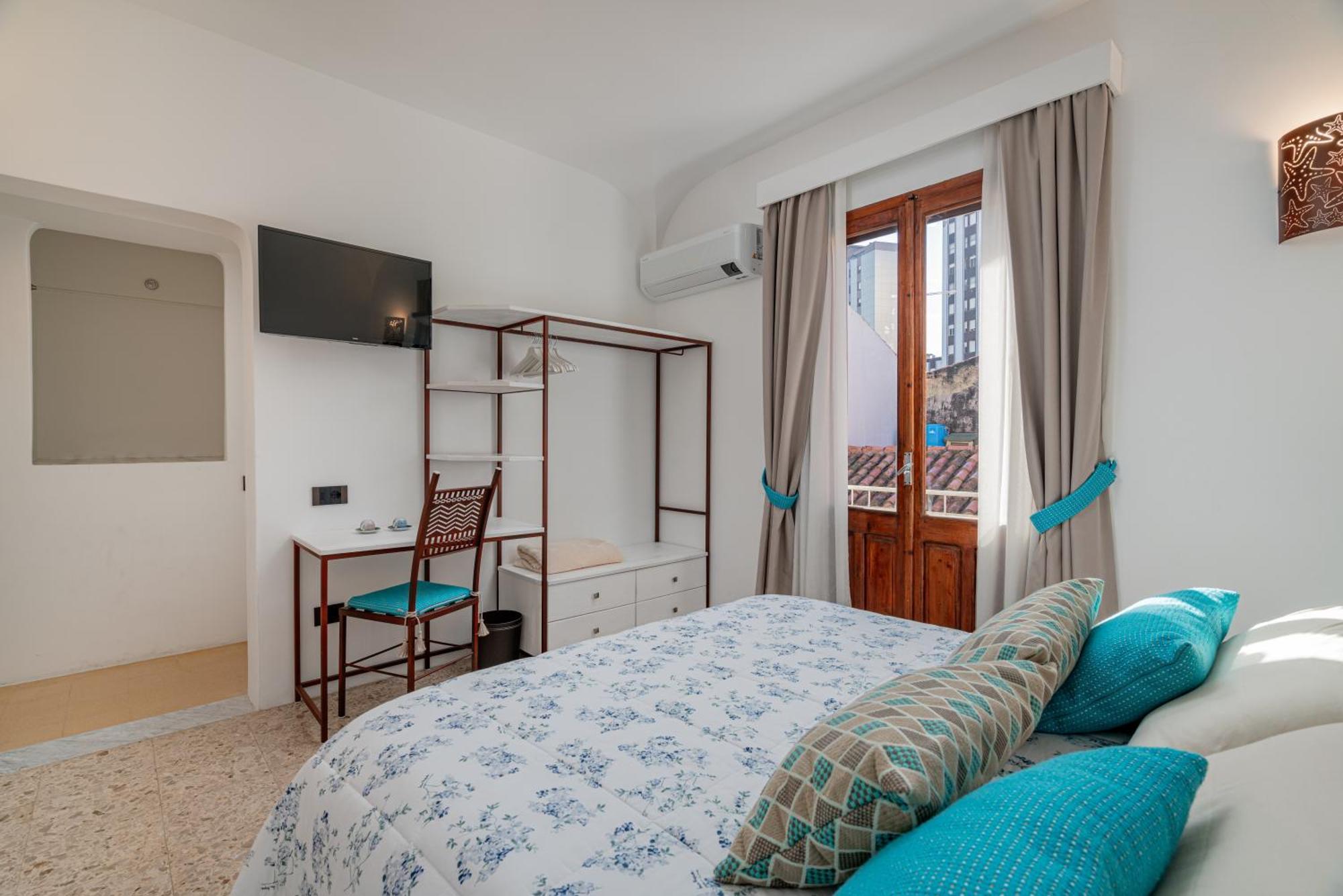 Sorella Luna Boutique, Centro Di *