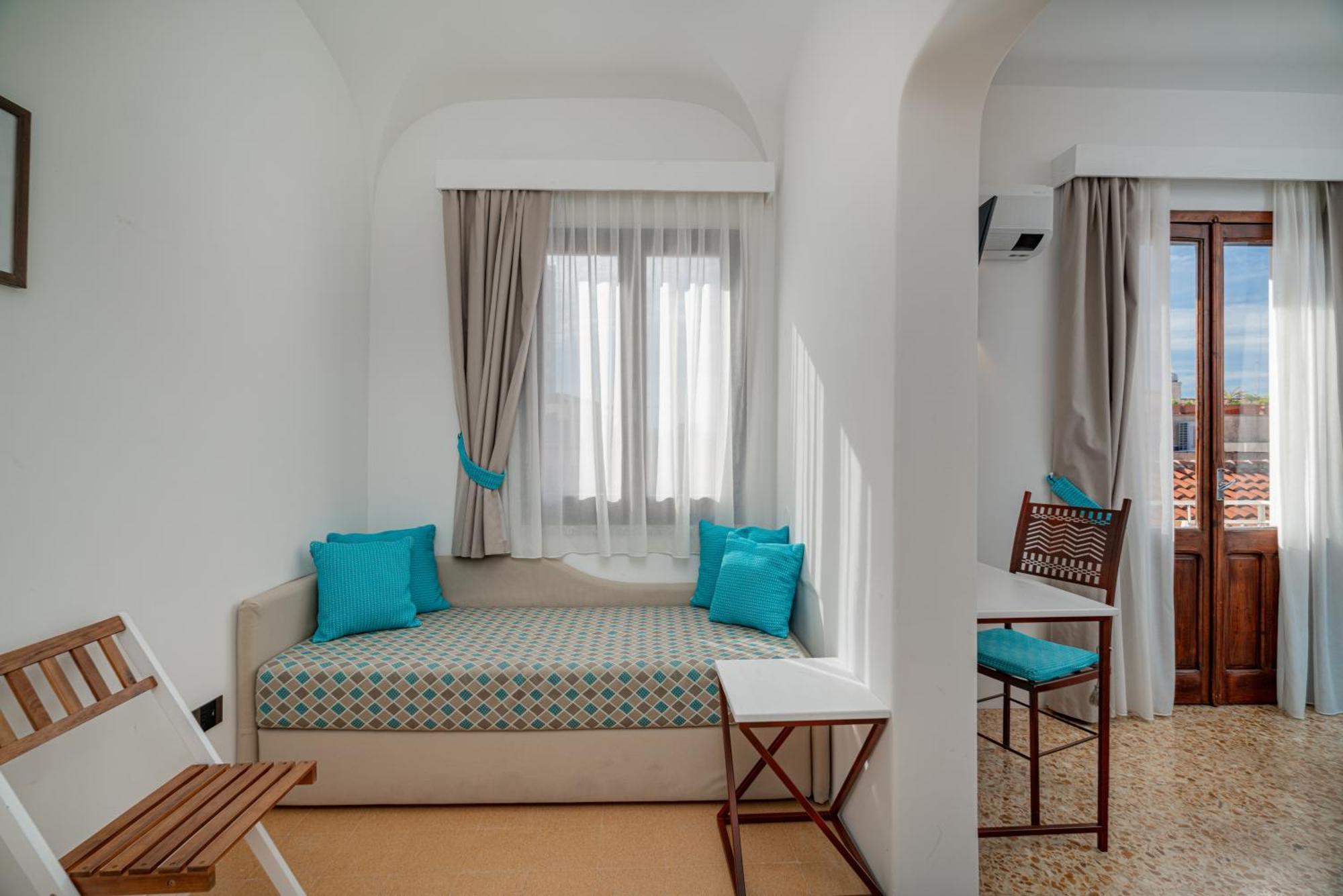 Sorella Luna Boutique * Olbia